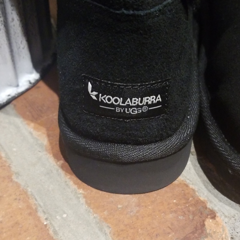 Koolaburra by UGG black boots size 8